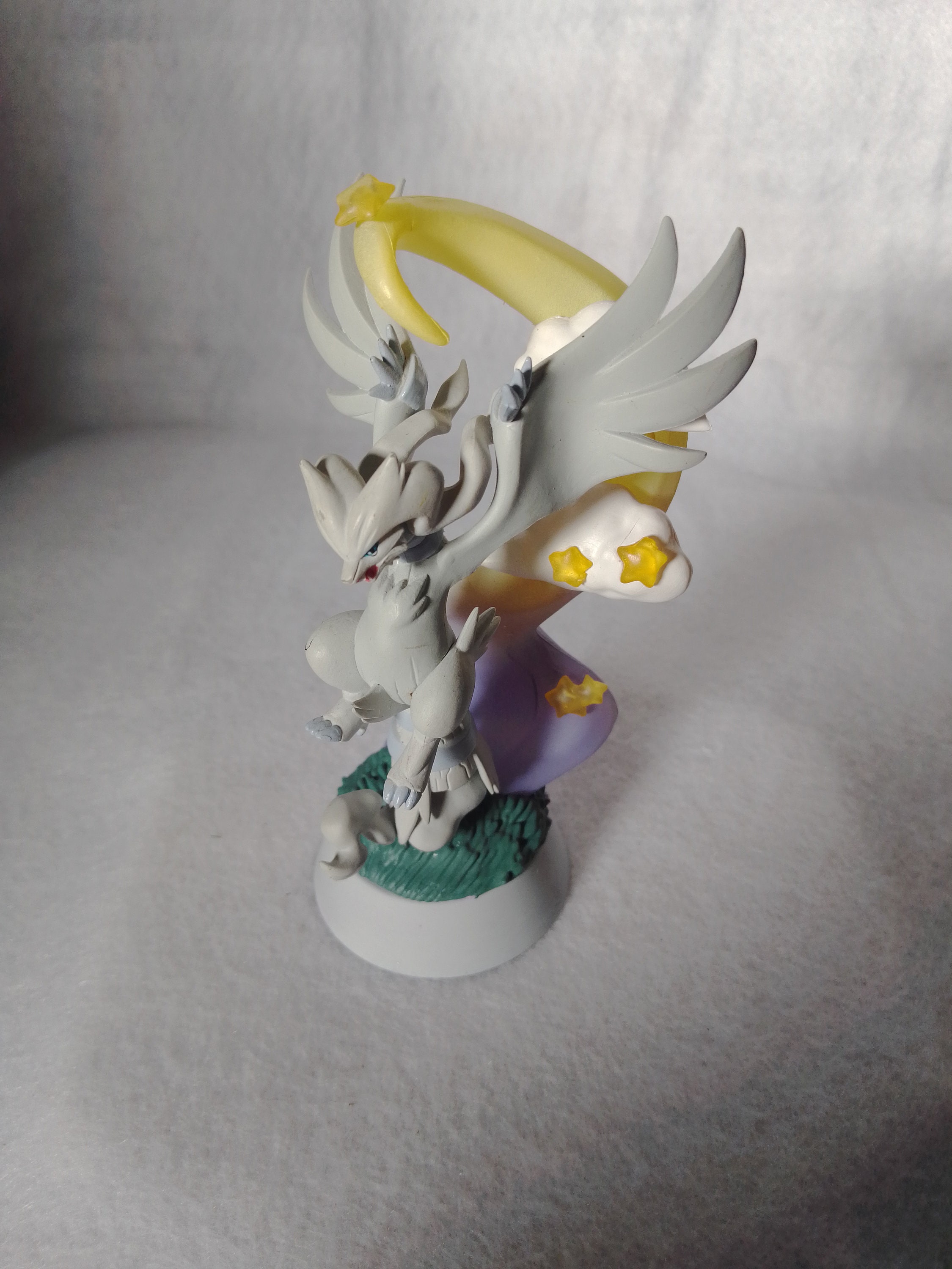 Pokemon Black and White Reshiram Action Figure, Not Mint