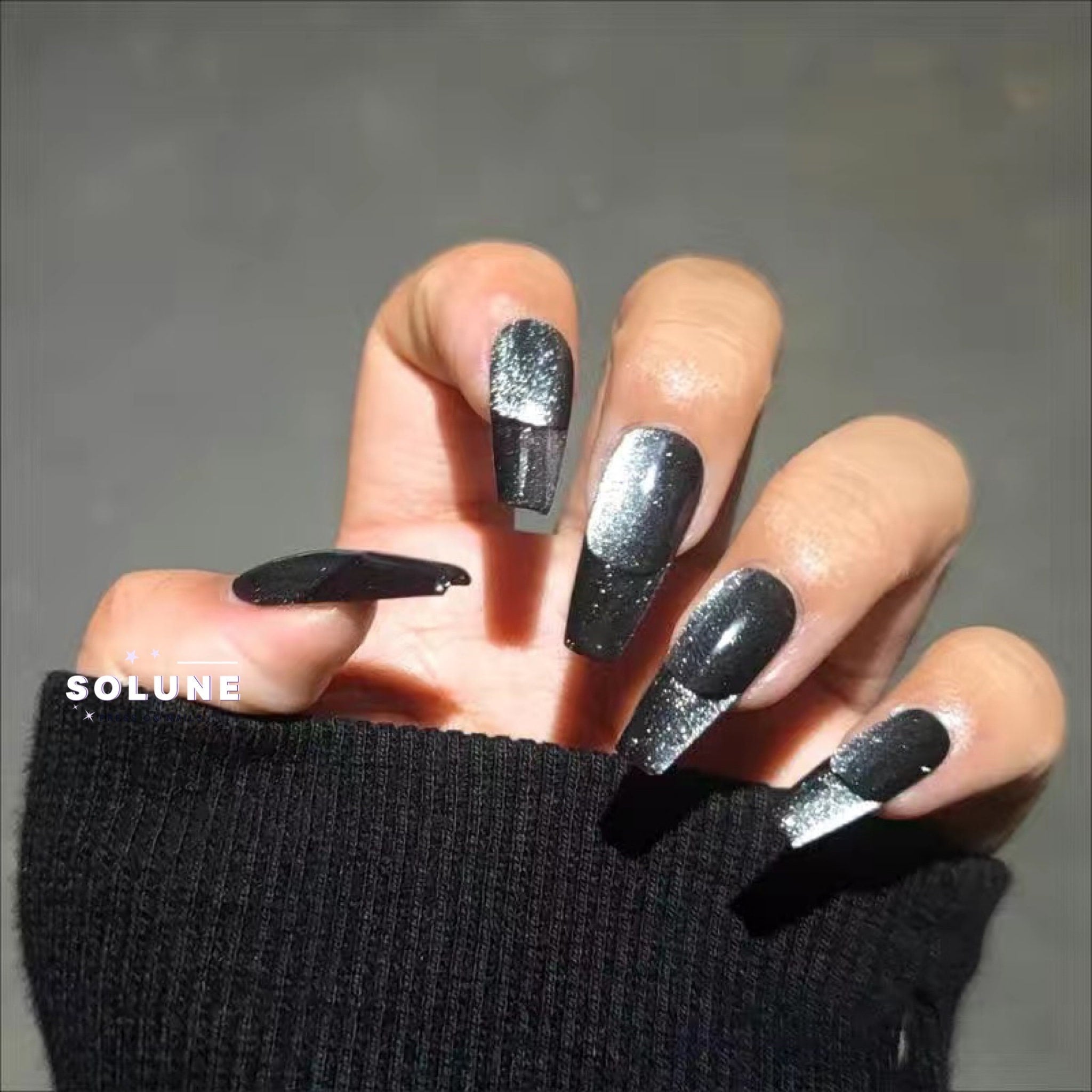 Reverse Ombre Glitter Nails