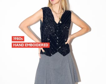 Chaleco vintage de terciopelo negro bordado con perlas y lentejuelas de los años 80