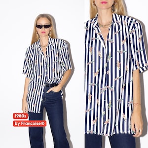 1980s Ringelhemd - Vintage Marine Blau/Weiß Oversize Hemd mit Schulterpolster und Marine Muster, Retro Kurzarm Hemd aus Viskose