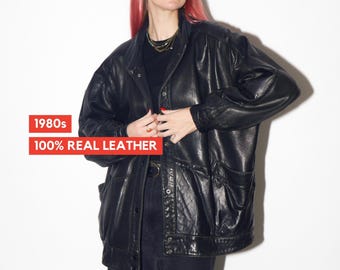 Giacca in pelle nera VINTAGE anni '80 dal Regno Unito / giacca in pelle nera vintage / giacca in pelle Hailey Bieber / giacca retrò / giacca oversize