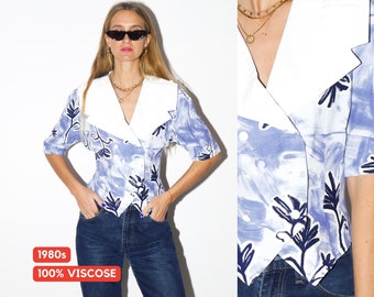 Blusa doppiopetto VINTAGE 100% viscosa anni '80 / blusa da donna con motivo astratto bianco e blu / camicia vintage con collo grande
