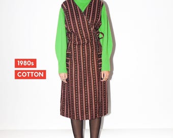 Vestido cruzado vintage de algodón con estampado floral marrón chocolate de los años 80