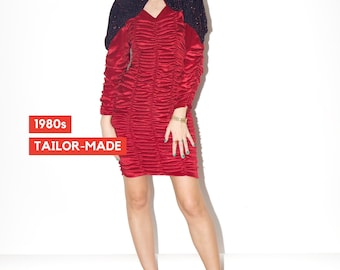 Minivestido vintage de terciopelo rojo de los años 80 con manga larga y hombreras