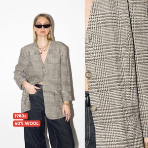 VINTAGE wool check houndstooth blazer from 1980s in beige with oversize v-neck