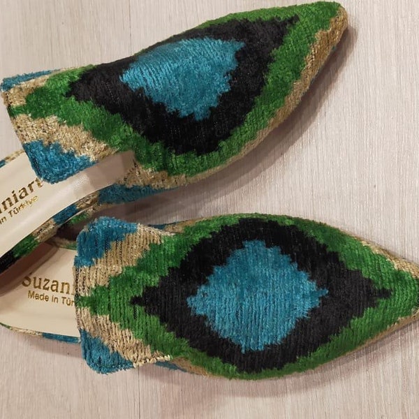Silk Velvet Ikat Pointed Shoes main image 1