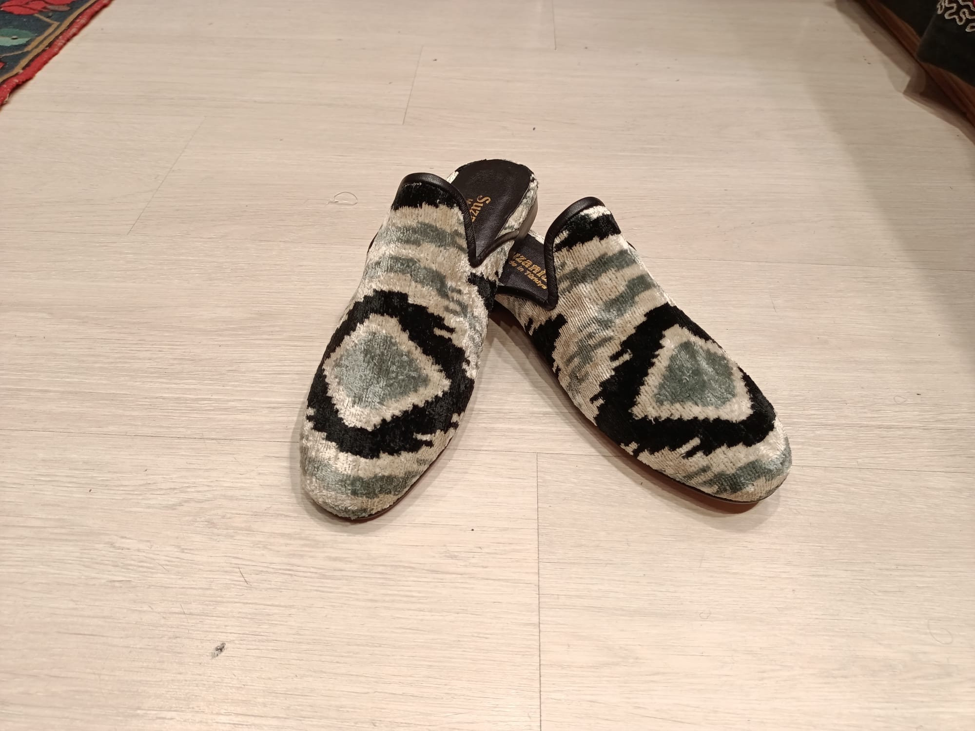 Silk Velvet Ikat Slippers Indigo main image 1