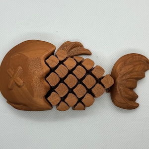 Dead Fish Articulated Figure | Fidget Toy, 3D Printed Flexible, Desk Ornament, Cute Fun Toys, Stress Reliever, Sensory Figure, Sea life