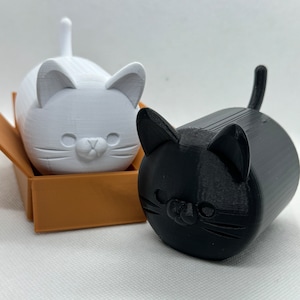 Cat In A Box Figurine | Kitty Desk Ornament, Feline Lovers, Gifts for Pet Owners, Kawaii Statue, Home Decoration, Unique 3D Printed