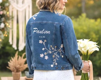 Chaqueta vaquera de novia bordada: Denim bohemio personalizado para boda