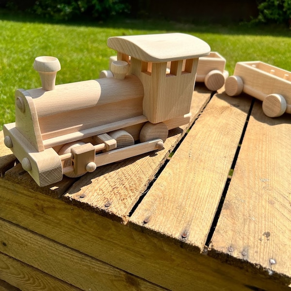 Train bois fait main nature avec 3 wagons