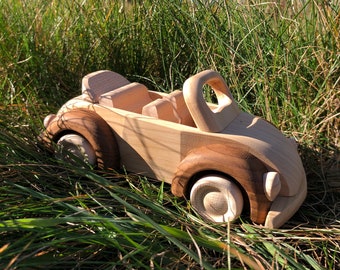 Voiture Fait Main en bois Naturel