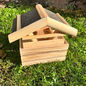 Handgemaakte houten nestkast met waterdicht dak afbeelding 1