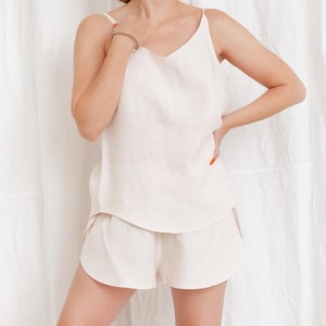 Linen pajamas set women: linen top and linen shorts. Linen lounge and sleepwear, linen clothing for women. Linen loungewear, linen pjs set