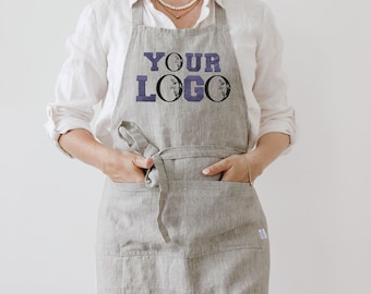 Gesticktes Bio-Leinenschürzen-Logo, personalisierte Schürze mit Taschen