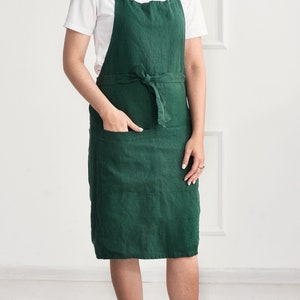 Adjustable Linen Apron with Pockets for Women Stylish and Functional Cooking and Baking Apron Womens Linen Apron with Adjustable Strap Deep green