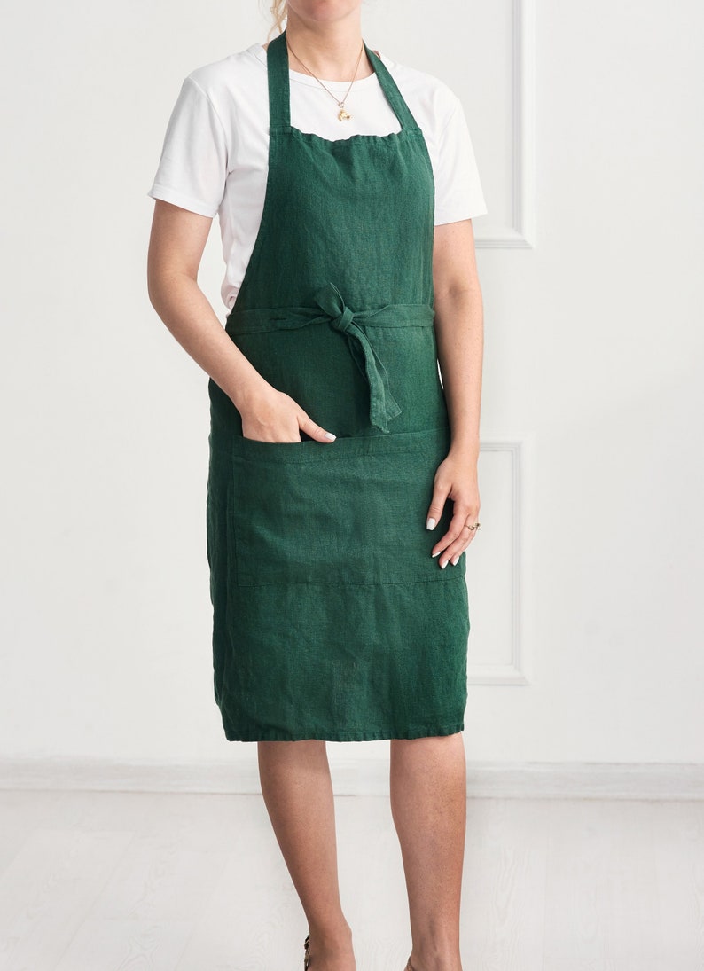Adjustable Linen Apron with Pockets for Women Stylish and Functional Cooking and Baking Apron Womens Linen Apron with Adjustable Strap Deep green