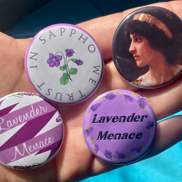 Mignon Femme Proud Sapphic Lesbian Pride 1.5 » Boutons pinback en métal Lavande Menace Purple Pins Sappho WLW Art