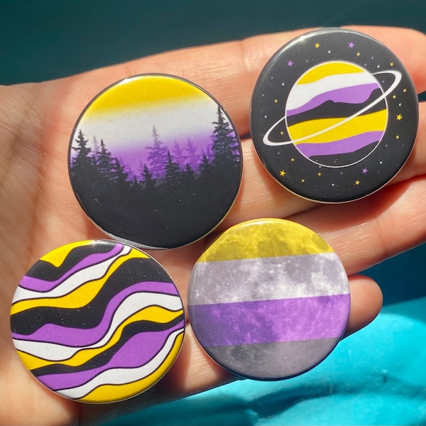 Subtil Non binaire Pride 1.5" Pinback en métal boutons NB Full Moon Space Planet Saturn Bright and Discreet Pins Enby Stealth Button Set