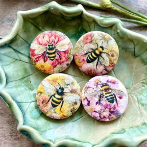 SUMMER BEES Decoupage Bee Bead: 1-Inch Wooden Disc, Bracelet & Necklace Focal