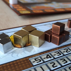 Dés polyédriques en métal gravés pour jeux de société - ATYHAO - Story Dés polyédriques en métal gravés pour jeux de société - ATYHAO - Story