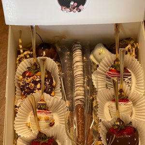Chocolate covered strawberries treatbox
