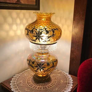 Vintage Citrine Gold Amber Iridescent Gone With the Wind Style Parlor Lamp