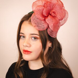 Grand bandeau à fleurs tendance : accessoire de cheveux de mariage, de bal de promo, de fête pour les invités du mariage Rose