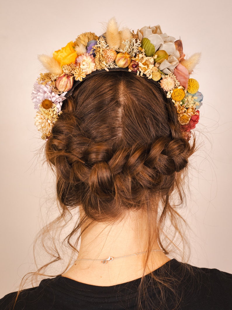 Enchanting Floral Crown: Silk Flowers, Dried Flowers, and Seed Heads image 4