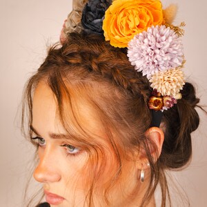 Enchanting Floral Crown: Silk Flowers, Dried Flowers, and Seed Heads image 3