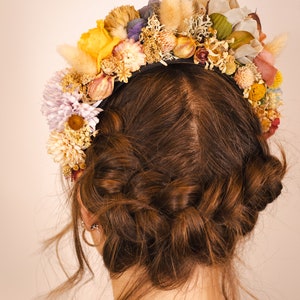 Enchanting Floral Crown: Silk Flowers, Dried Flowers, and Seed Heads image 5