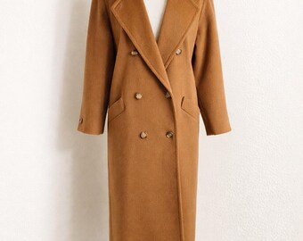 Women’s Vintage 1980’s Classic Camel Trenchcoat