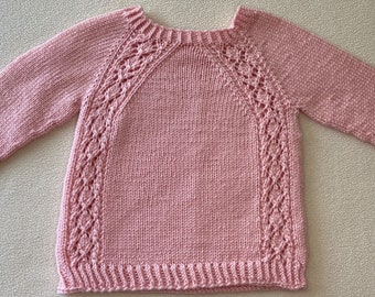 Girl's lace pattern pullover