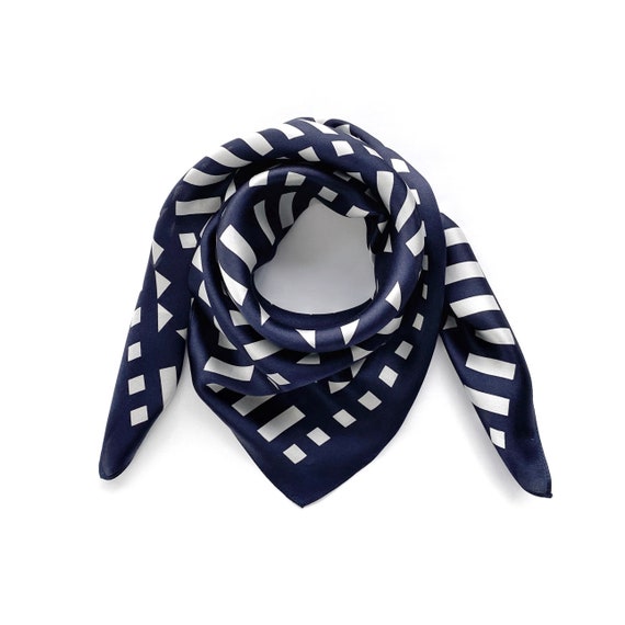 スカーフ A FERRETTI Woman Scarf Gnawed Blue 33011614 0327 Navy Geometric 100% Pure Mulberry Silk Scarf, Silk Bandana