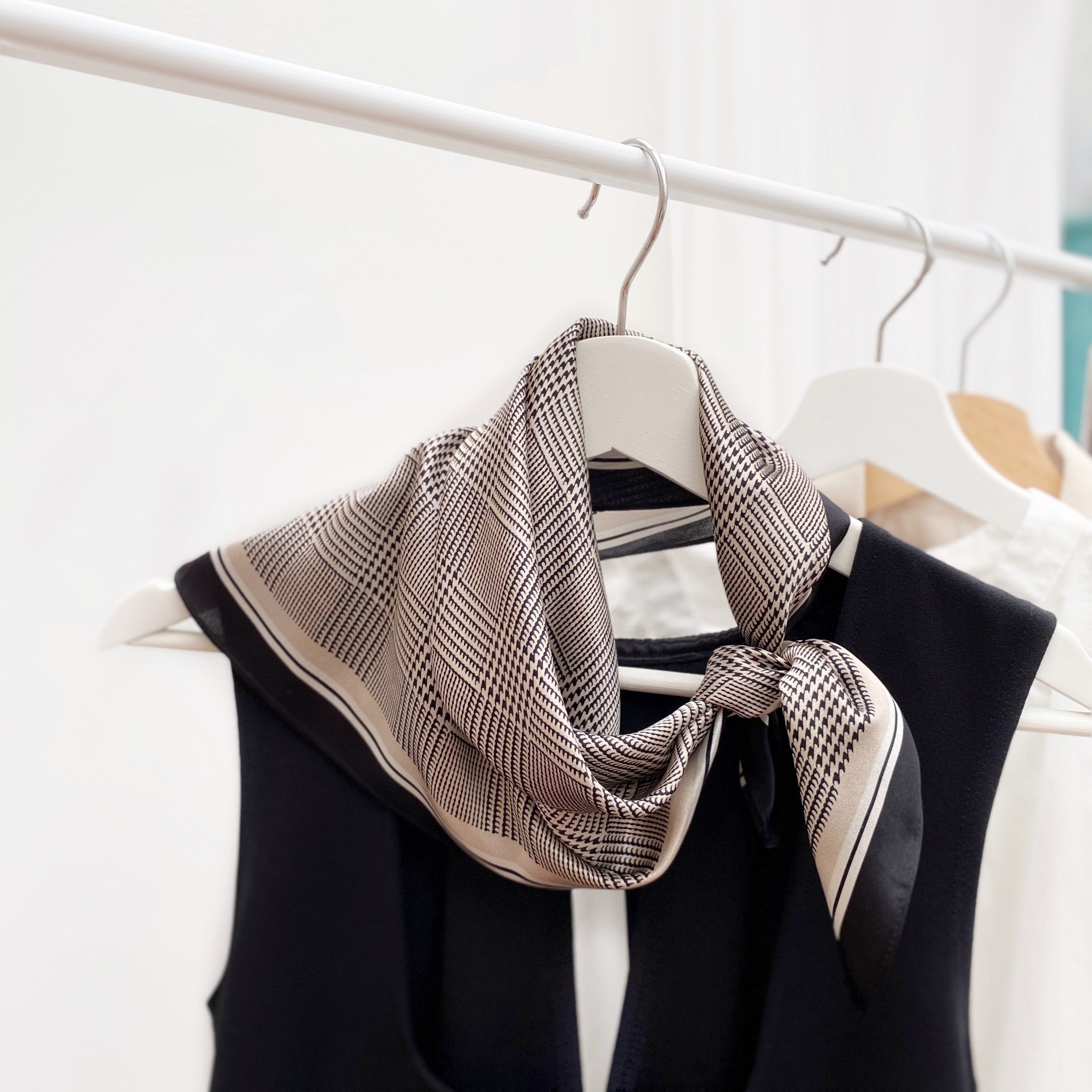 マフラー・ストール 25SS JILLSTUART SILK 100% HOUNDSTOOTH LONG SCARF 楽天市場】ジルバイジルスチュアート マフラー チェック