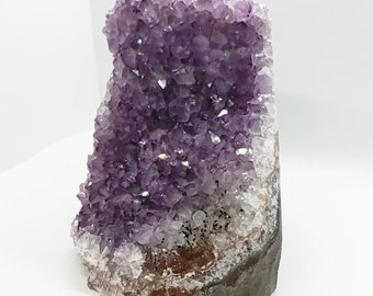 Uruguay Amethyst Geode - 1020 gr - Crystals and Minerals - Lithotherapy Stone - Free form with raw edge.