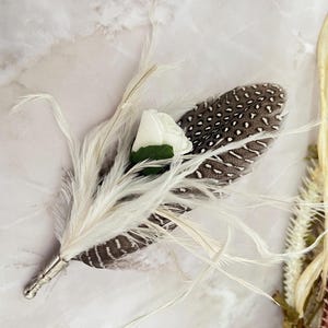 Feather/flower hat lapel
