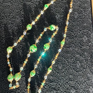 Vintage Venetian Green, white and sparkly gold swirled adventurine/foil  bead necklace and matching earrings 10N&E
