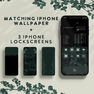 Op de afbeelding: Drie donkergroene iPhone-vergrendelschermen met een bosachtergrond en een vierde iPhone-scherm met een donkergroene bosachtergrond, een kalender, pictogrammen en een zoekbalk. De tekst "A Good Day" staat bovenaan het scherm. De tekst "Matching iPhone Wallpaper + 3 iPhone Lockscreens" staat bovenaan de afbeelding.