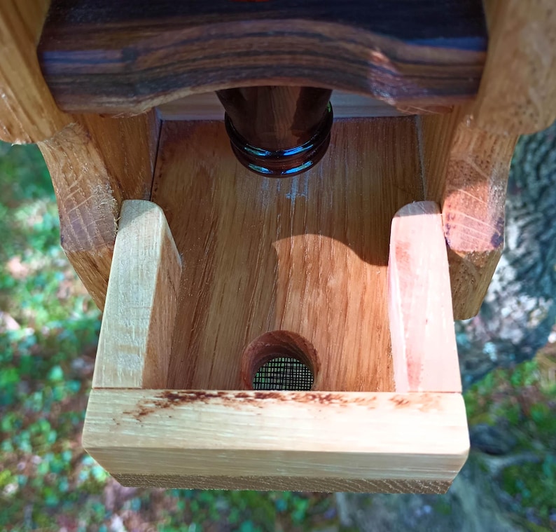 Guinness Beer Bottle Easy Fill Bird Feeder imagem 4