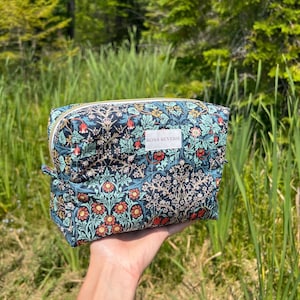 Boxy Make-up Tasche, Vintage Dunkelblaue Kosmetiktasche Gesteppte Make-up-Tasche