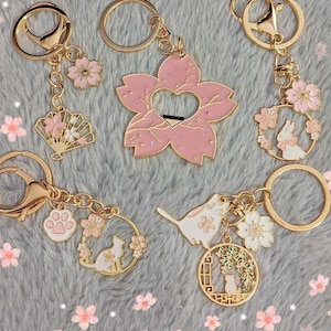 Sakura pink Totoro shaker keychain  Cute keychain, Girly accessories,  Kawaii accessories