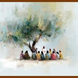 Op de afbeelding: Een olieverfschilderij toont een religieuze scène met een centrale figuur in witte gewaden onder een grote boom, omringd door een groep mensen in diverse gekleurde kleding. Het kunstwerk heeft een zachte, impressionistische stijl.