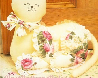 Vintage Nähen Muster 15"Calico Rose Kitty sitzen Hübsche Katze Kissen Puppe PDF Sofortiger digitaler Download Genähte weiche Katze Kissen oder Türstopper