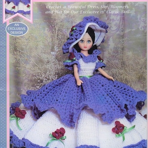 Padrão de crochê vintage para roupa de camélia para boneca de 38 cm (15 polegadas) - Download digital instantâneo em PDF - Vestido floral, chapéu, calcinha, roupa de cama para boneca - Fio 10 Ply