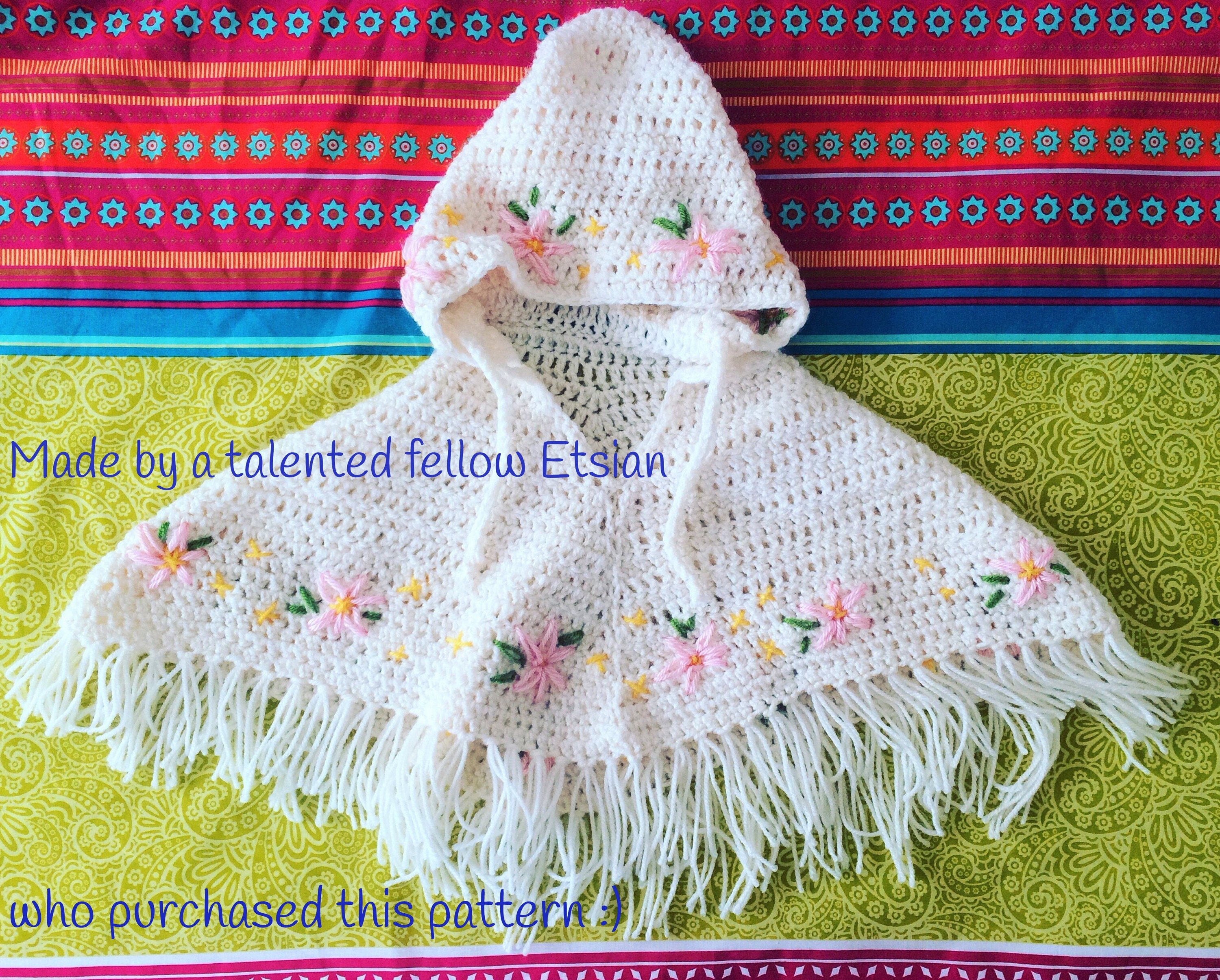 ヴィンテージクロシェ編みの貴重なベビーガールポンチョ、フード付き