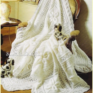 Padrão de tricô vintage, cobertor de bebê com folhas elevadas rendadas, capa de berço ou xale PDF, download digital instantâneo, capa de berço para carrinho de bebê quadrado DK