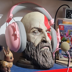 Kratos Headphone Stand STL – God of War 3D Printable Model | Geek Gamer Desk Decor | Digital Download
