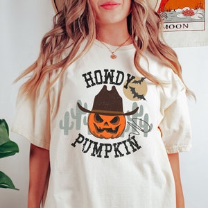 Retro Halloween Comfort Colors Shirt, Howdy Kürbis Western Shirt, Vintage Geist Halloween Shirt, Party Shirt, Retro Herbst Shirt, Herbst Shirt