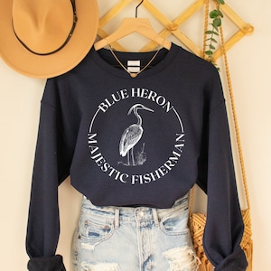 Great Heron Sweatshirt, Bird Lover Sweatshirt, Bird Watcher Sweatshirt, Heron Gift, Heron Shirt, Nature Sweatshirt, Minimalist Sweatshirt